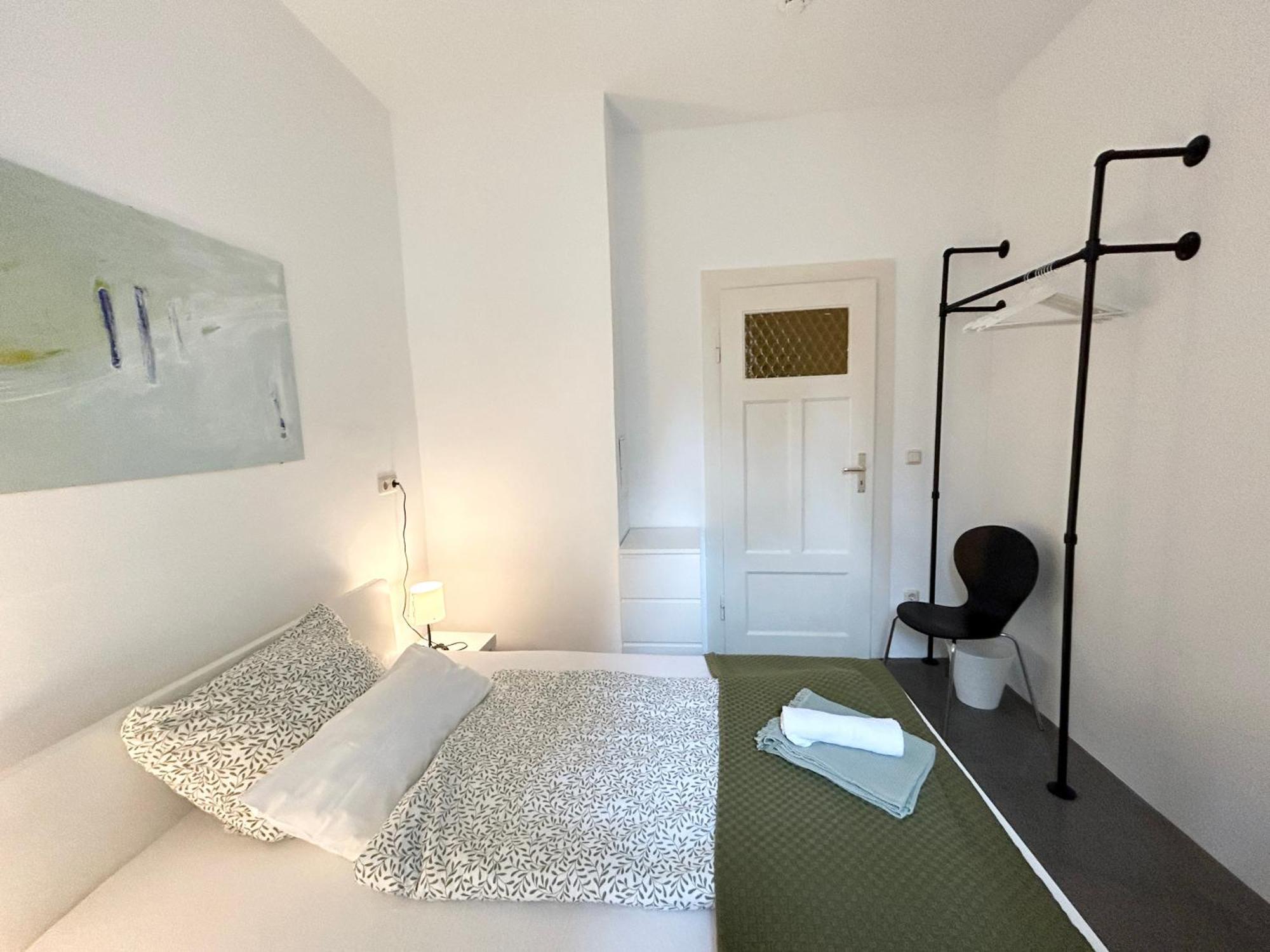 Wohnen Mit Kuenstlerflair In Muenchen Apartment Exterior foto